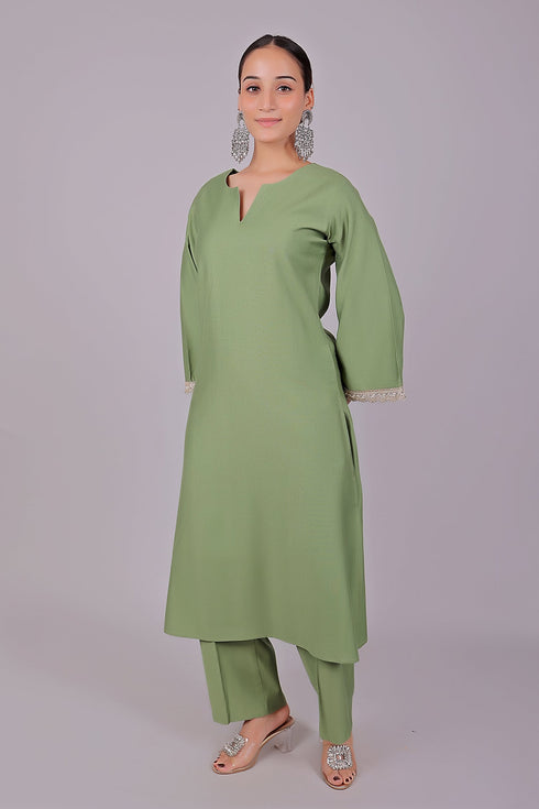 Veshbhoshaa Bluesaanchi Women'S Light Green Kurti Pajama Set